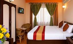 The Hotel Pleasure Home Inn (2)